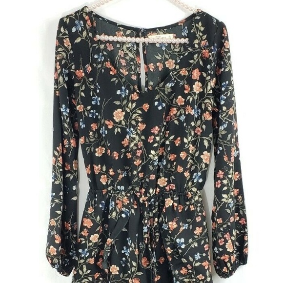 🚫A & F Floral V-neck Ruffle Romper - Picture 2 of 8